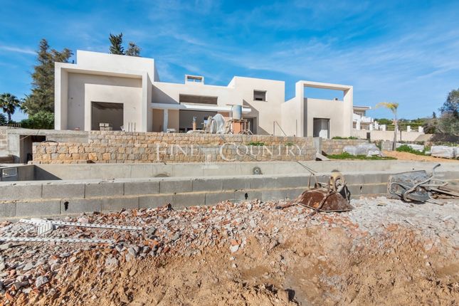 Detached house for sale in Carvoeiro, Algarve, Portugal