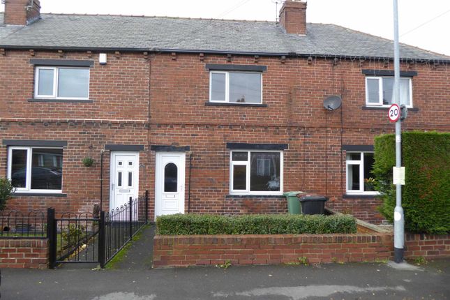 Town house to rent in Greenfield Avenue, Gildersome, Leeds