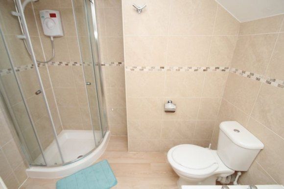 6, Spring Grove Walk, Leeds photo 2