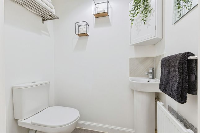 5, Gould Place, Newton Abbot photo 4