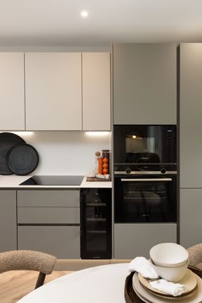 227, Bicknell Way, London photo 4