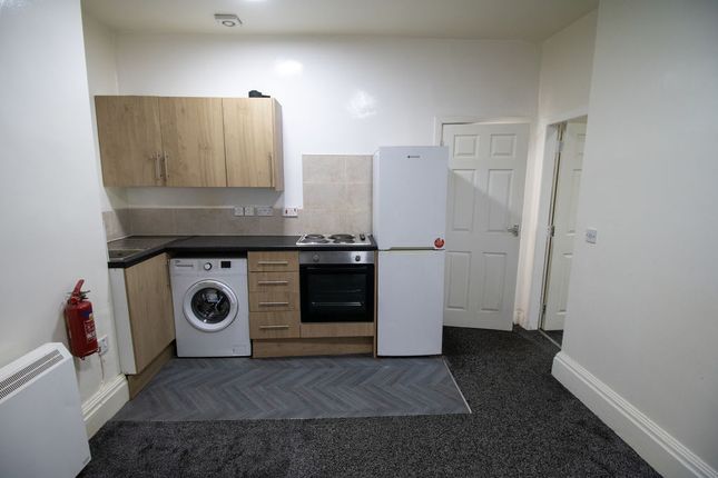 Flat 4, 104, Park Road, Bolton photo 4