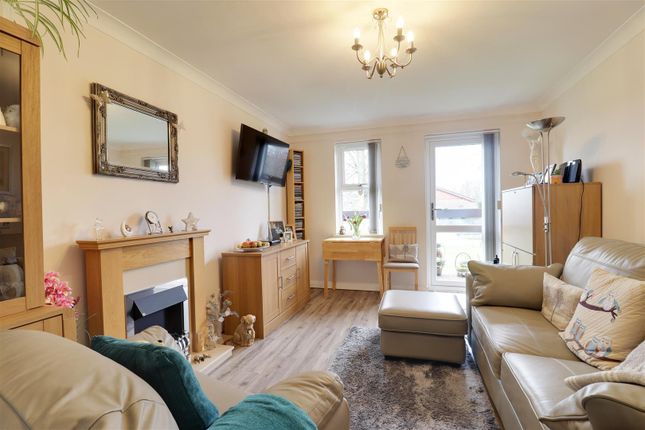 Flat for sale in Lowfield Road, Anlaby, Hull