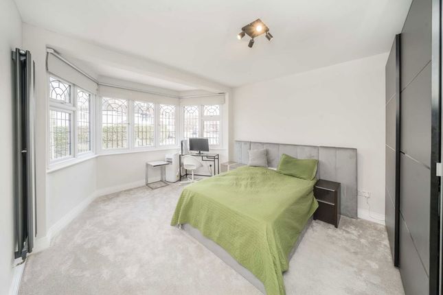 14, Talbot Crescent, London photo 4
