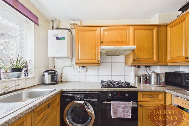 2, Keyham Court, Northampton photo 5