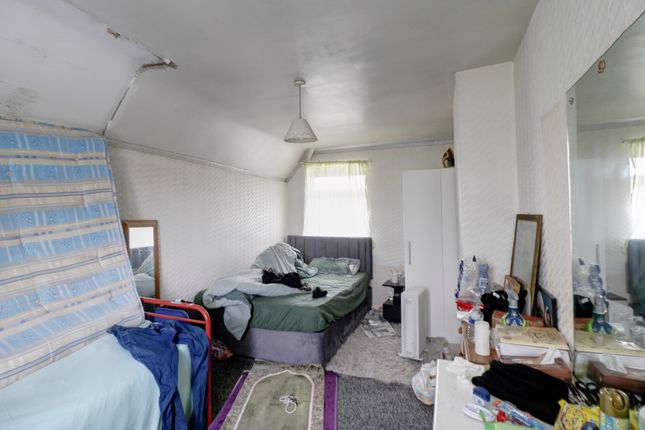 10, Leavesley Road, Blackpool photo 4