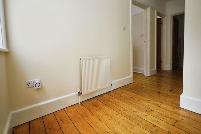 70a Drummond Road, Bournemouth photo 5