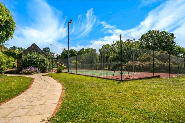 Flat 10, Framewood Manor,, Framewood Road, Stoke Poges photo 3