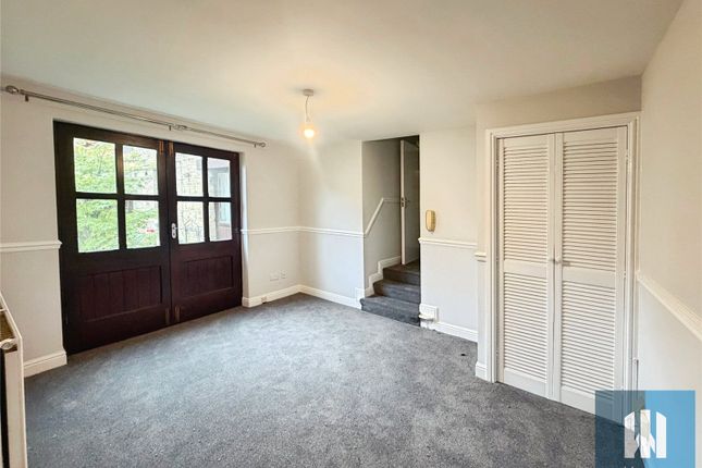 8, Tunnel Street, Huddersfield photo 4