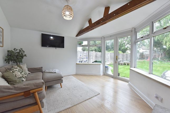 27, Grove Park, Kingswinford photo 3
