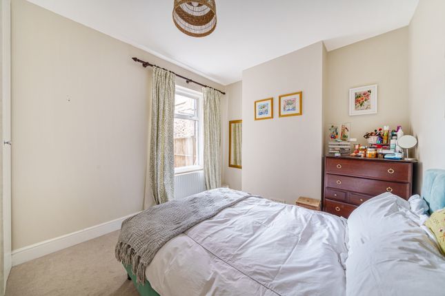 130, Emlyn Road, London photo 4