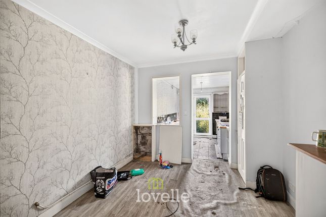 4 Bonby Grove, Grimsby photo 4