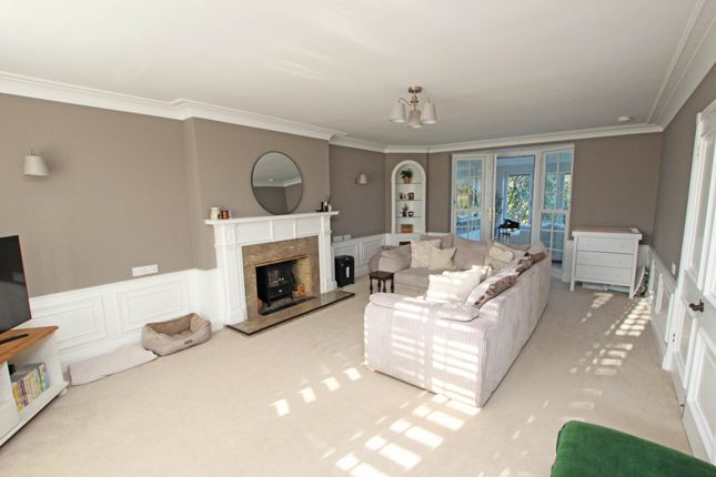 20, Compton Drive, Eastbourne photo 2