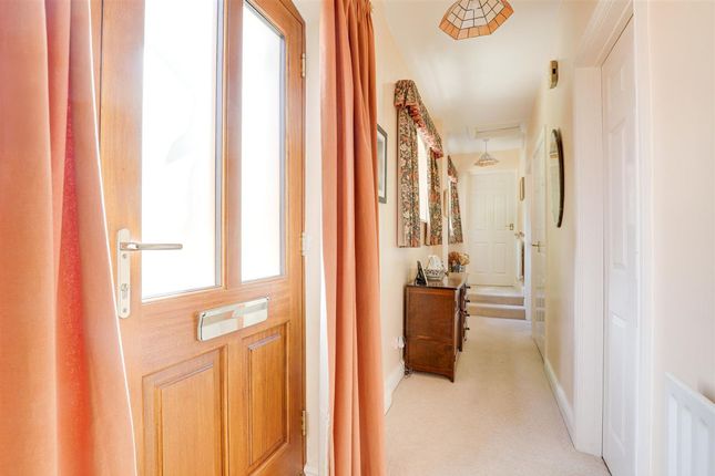 1 Grove Farm Lambley Road, Nottingham photo 5