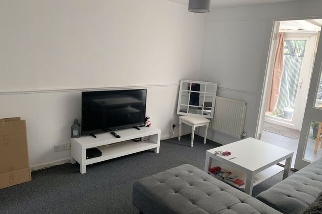 Thumbnail Maisonette to rent in Kingsway, Camberley