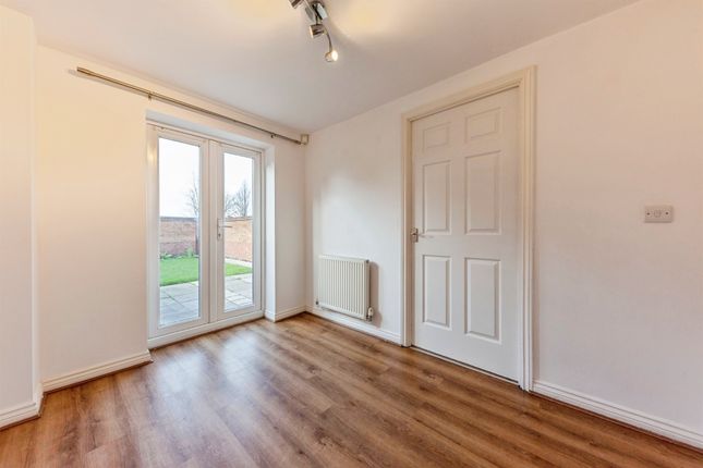 2, Elvaston Court, Grantham photo 4