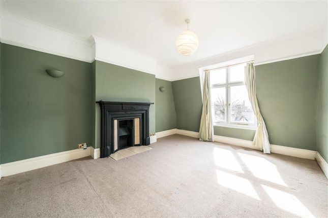 Top Floor Flat, 38, Cavendish Gardens, London photo 2