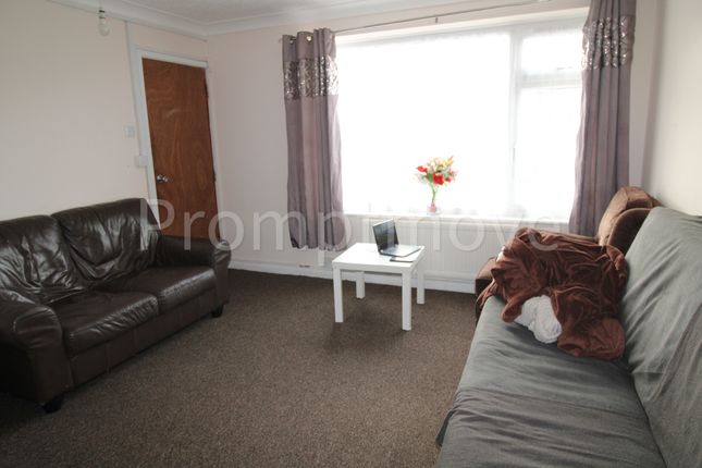 Town house for sale in Tenby Drive, Luton