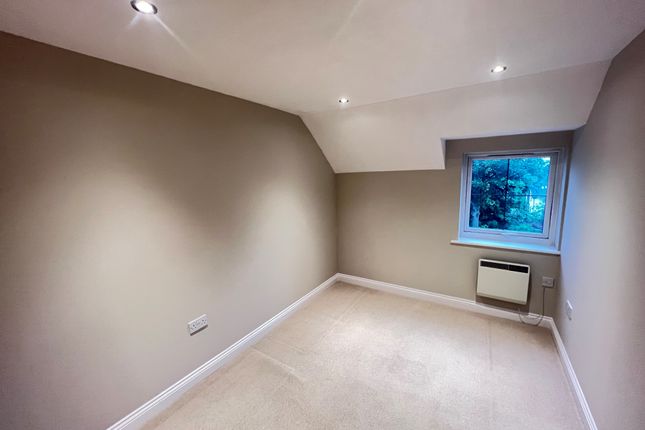 16, Park Lodge, Blackburn photo 3