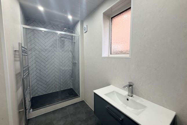 8, Altrincham photo 5