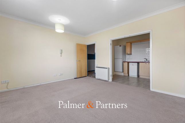 Flat 42, Stuart House,, St. Peters Street, Essex photo 3