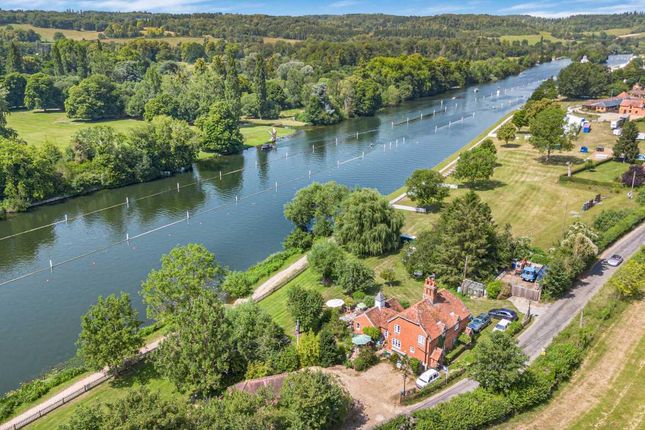 5-bed house on Old Blades, Remenham Lane, Henley-On-Thames, £2,750,000