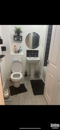 9, Humbleward Place, Romford photo 5