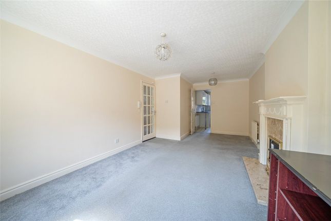 24, Oakdene Vale, Leeds photo 4