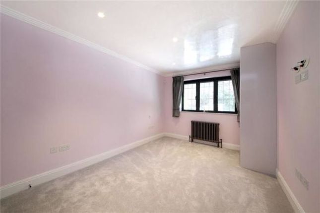 Town house for sale in Wash Hill Lea, Wooburn Green, High Wycombe