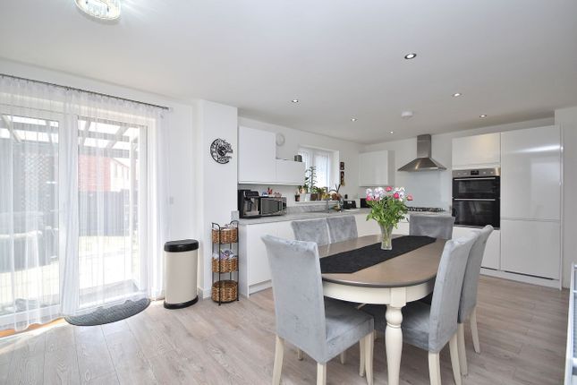 58, Eleanor Drive, Wellingborough photo 3