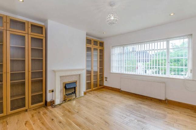 Flat to rent in Ossulton Way, East Finchley, London