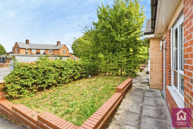47, Cornishway, Greater Manchester photo 2
