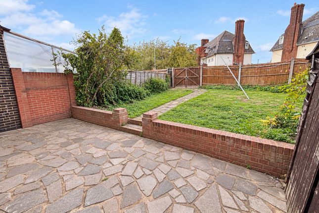 557 Ripple Road, Dagenham photo 4