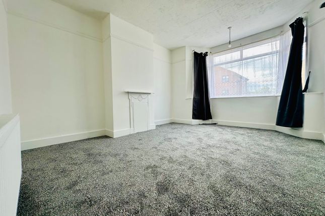 DUM, Blossom Close, Dagenham photo 4