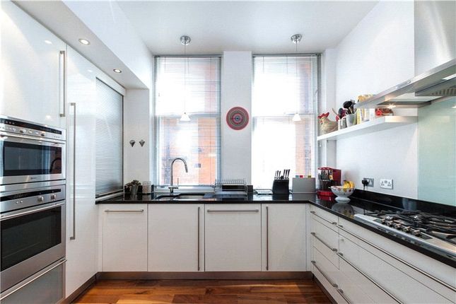 Thumbnail Flat to rent in Frognal Gardens, Hampstead, London