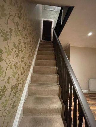 572, Wakefield Road photo 4