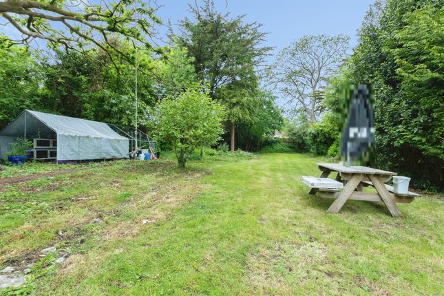 187, New Road, West Parley photo 3