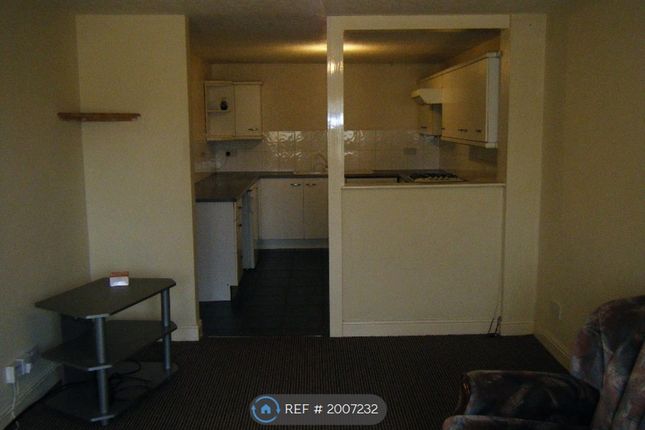 Flat to rent in Bolton Road, Bradford
