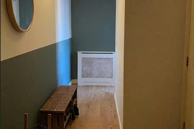 Flat 65, Horseley Court, 4 Candle Street, London photo 2