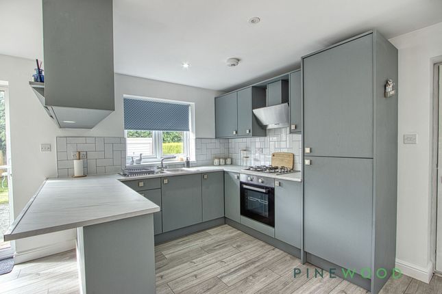 4 Devonshire Way, Chesterfield photo 4