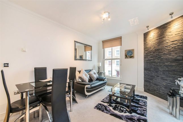 Flat to rent in Earls Court Road, Earl's Court, London