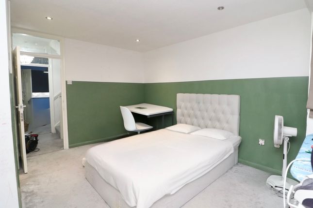 114, Colman Road, London photo 3