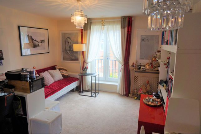 Flat for sale in Porter Square, Grantham