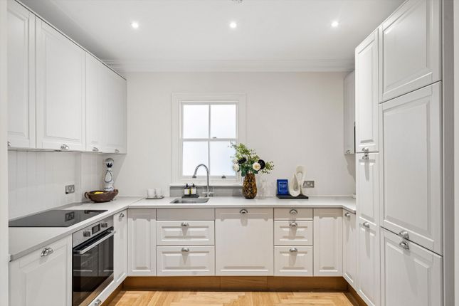 12B, Manson Mews, London photo 3