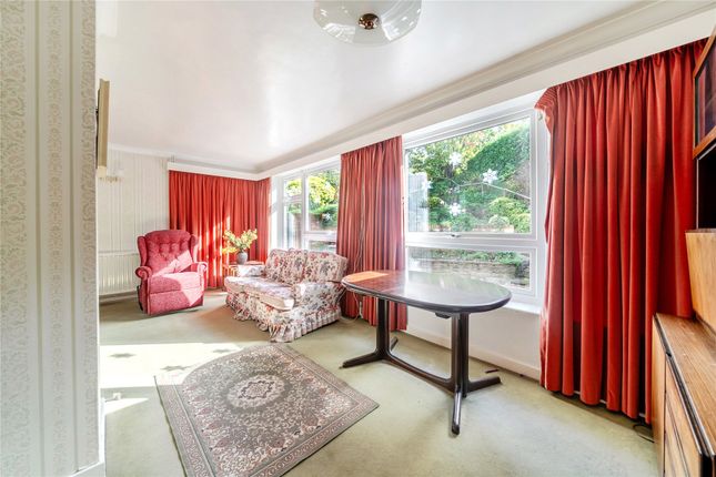 Sylvester Avenue, Chislehurst photo 2