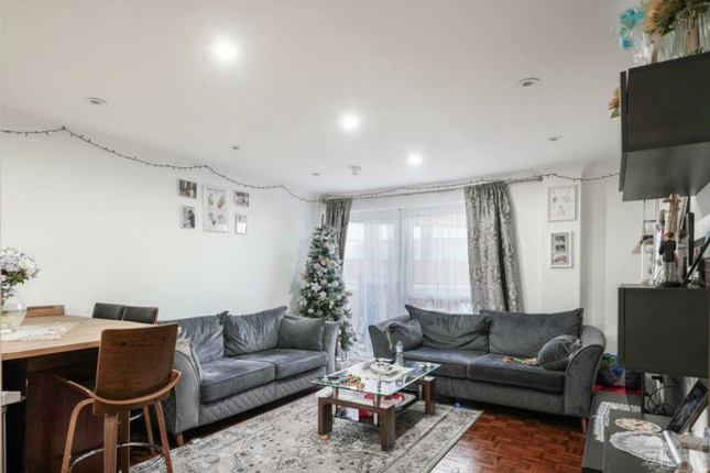 Flat 13, Greary Court, London photo 2
