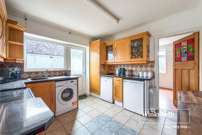 23, Hilltop Road, Dorset photo 2