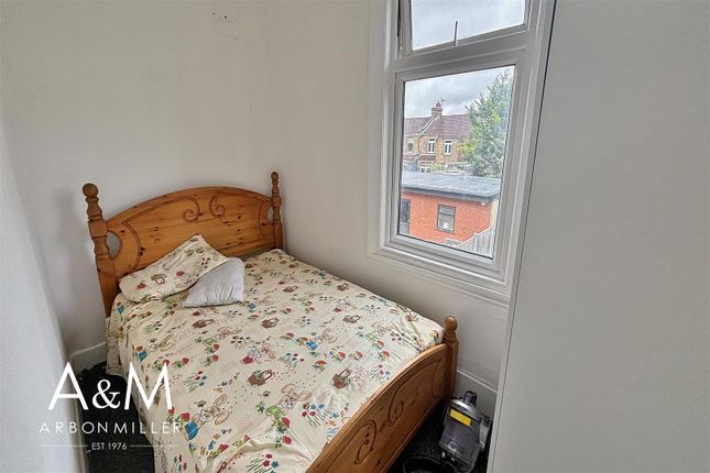 Thumbnail Flat to rent in Elgin Road, Seven Kings, Ilford