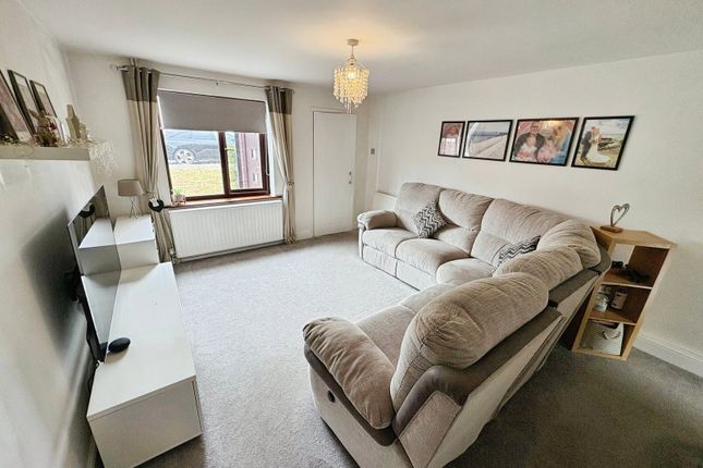 8, Laburnum Drive, Porthcawl photo 3