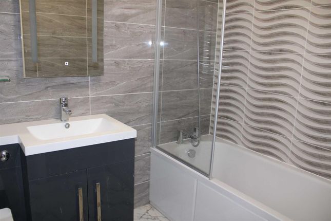 3, Flat 12, West Bromwich Street, Walsall photo 5
